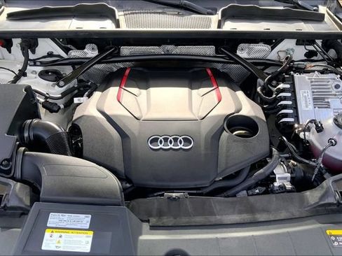 Used 2024 Audi SQ5 Prestige w/ Prestige Package AWD/4WD image 10