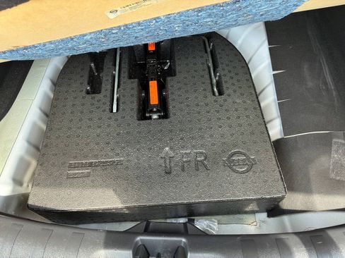Used 2019 Nissan Kicks SR w/ SR Premium Package FWD image 34
