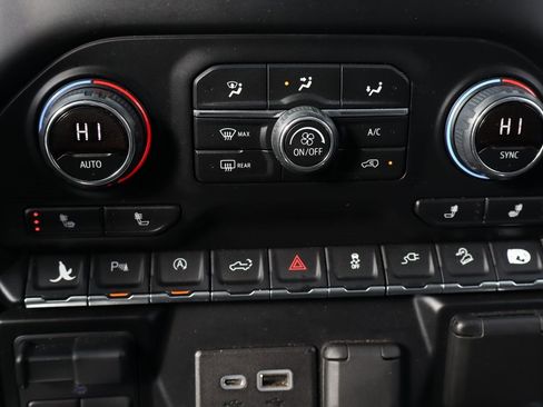 Used 2019 Chevrolet Silverado 1500 LT Trail Boss image 40