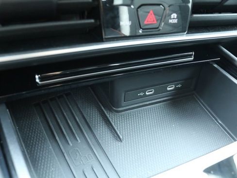 Used 2025 Volkswagen Atlas Peak Edition SE image 32