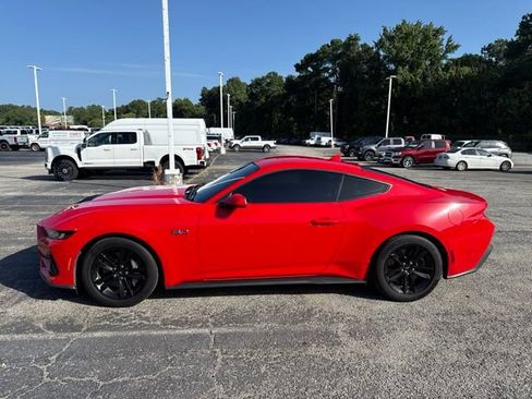 Used 2024 Ford Mustang GT RWD image 5