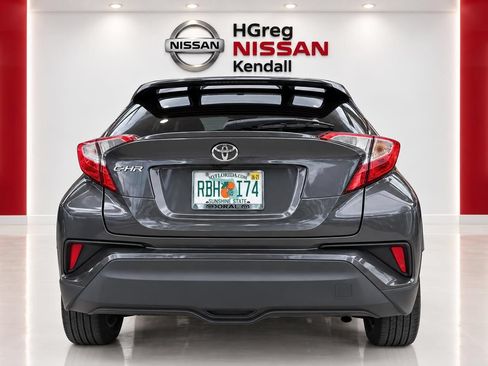 Used 2021 Toyota C-HR XLE FWD image 2