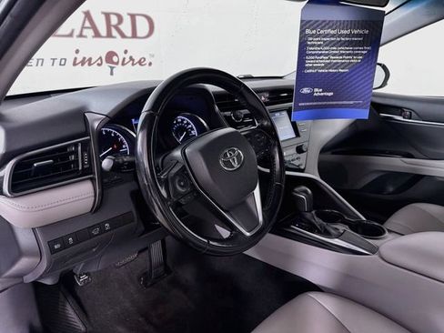 Used 2019 Toyota Camry SE FWD image 11
