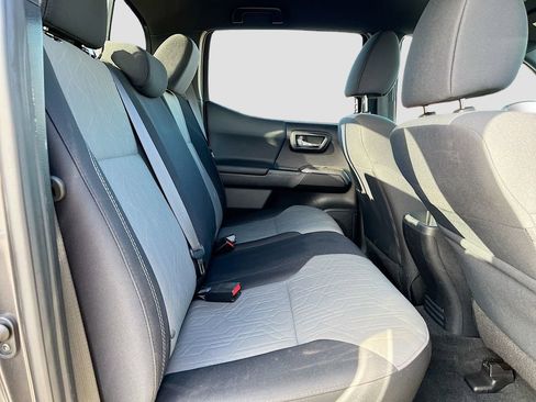 Used 2020 Toyota Tacoma TRD Off-Road w/ Technology Package image 24