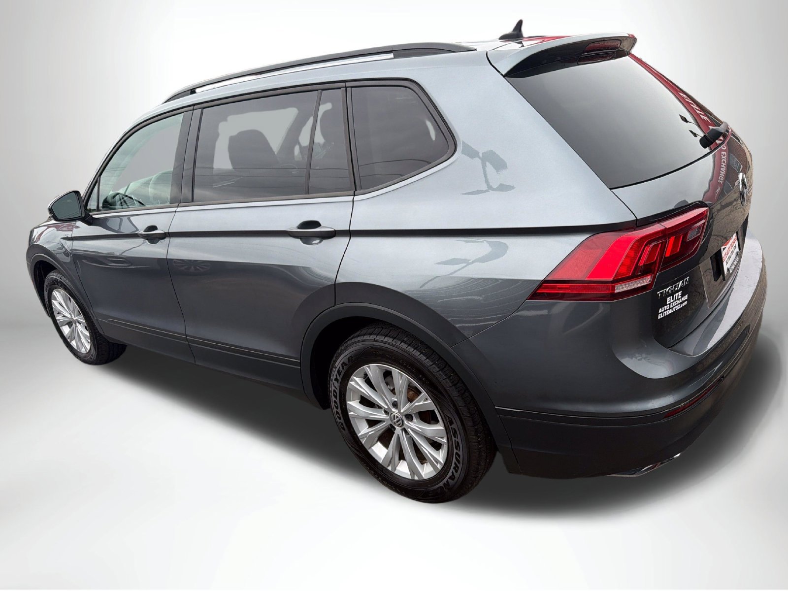 Used 2020 Volkswagen Tiguan S AWD/4WD image 3
