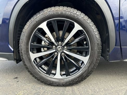 Used 2022 Toyota Highlander XSE AWD/4WD image 12