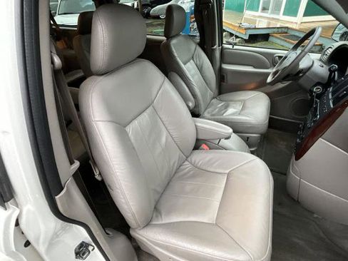 Used 2001 Dodge Grand Caravan ES image 19