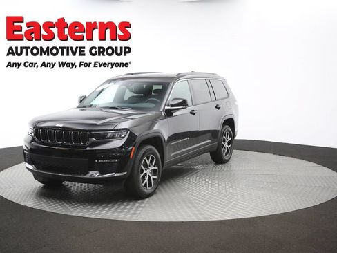 Used 2024 Jeep Grand Cherokee L Limited w/ Luxury Tech Group II AWD/4WD image 57