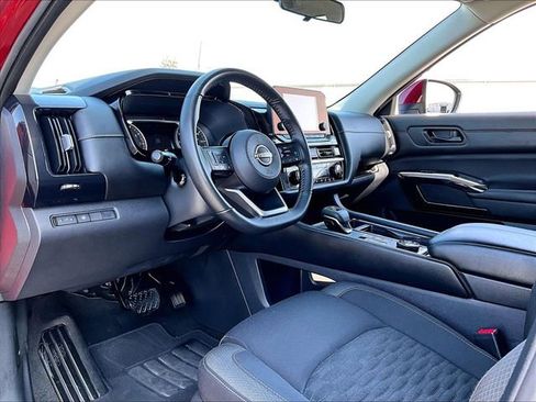 Used 2023 Nissan Pathfinder SV image 8