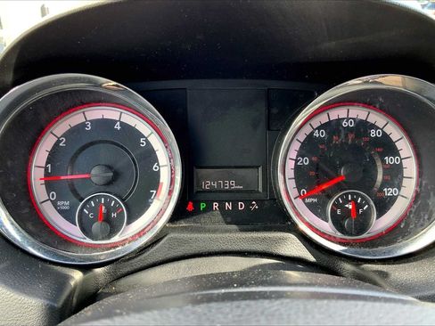 Used 2019 Dodge Grand Caravan SXT FWD image 25