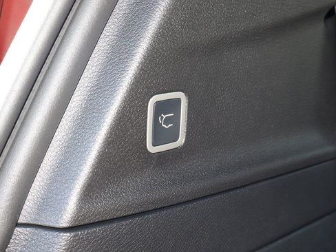 New 2026 Chrysler Pacifica Limited w/ Uconnect Theater Family Group image 20