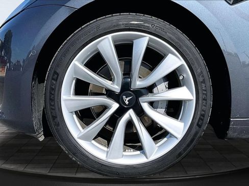 Used 2018 Tesla Model 3 Long Range AWD/4WD image 9