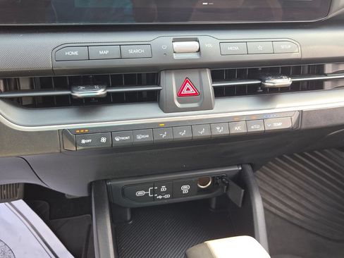 Used 2025 Kia K4 FWD image 35