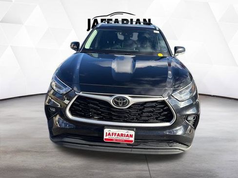Certified 2023 Toyota Highlander XLE image 7