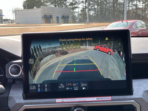 Used 2025 Toyota 4Runner Trailhunter image 28