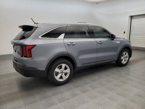 Used 2021 Kia Sorento LX FWD image 10