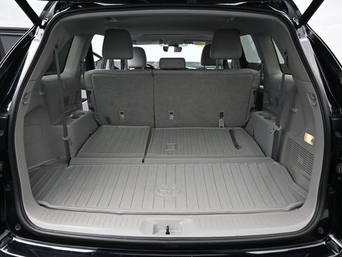 Used 2019 Toyota Highlander XLE AWD/4WD image 35