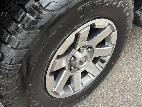 Used 2015 Toyota 4Runner Trail Premium image 39