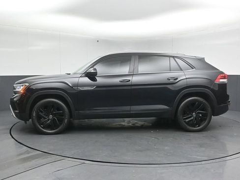 Used 2022 Volkswagen Atlas Cross Sport SE w/ Black Wheel Package image 8