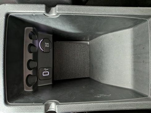 Used 2016 Jeep Cherokee 75th Anniversary AWD/4WD image 20