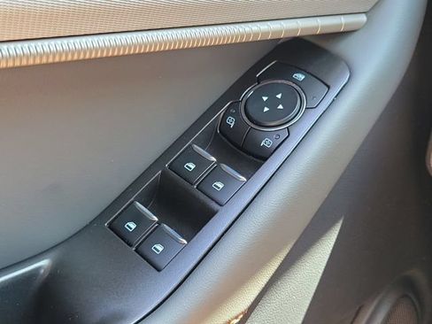 Used 2026 Ford Explorer Active RWD image 12