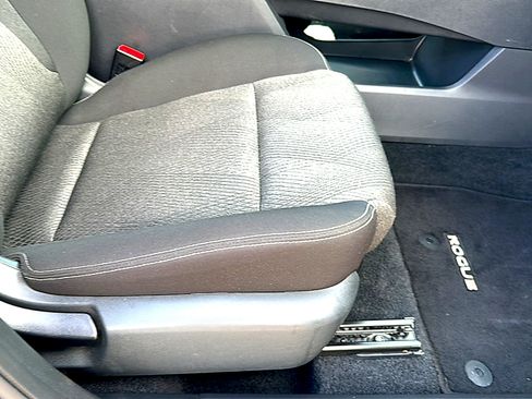 Used 2025 Nissan Rogue SV FWD image 25