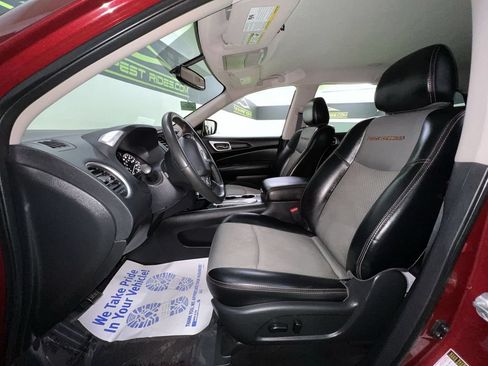 Used 2020 Nissan Pathfinder SV w/ Rock Creek Edition FWD image 17