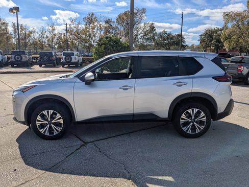 Used 2023 Nissan Rogue SV image 7