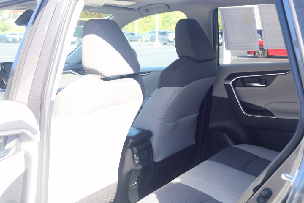 Certified 2021 Toyota RAV4 XLE w/ Convenience Package AWD/4WD image 22