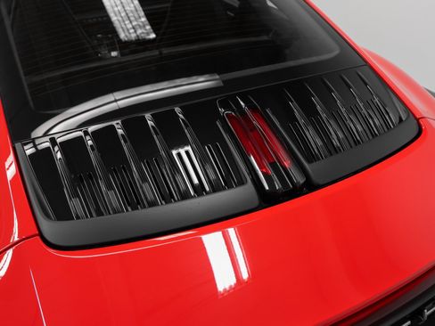 Used 2025 Porsche 911 Carrera image 19