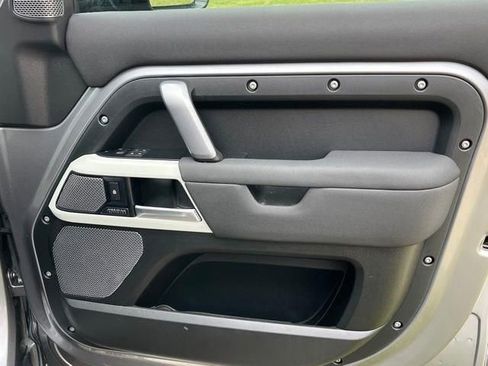 Used 2022 Land Rover Defender 110 X-Dynamic SE AWD/4WD image 23