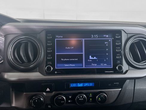 Used 2021 Toyota Tacoma SR5 AWD/4WD image 19