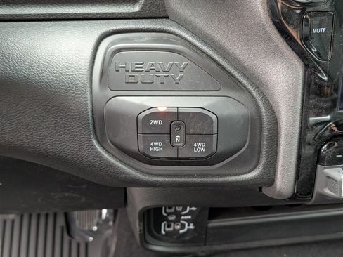 New 2025 RAM 2500 Tradesman AWD/4WD image 19