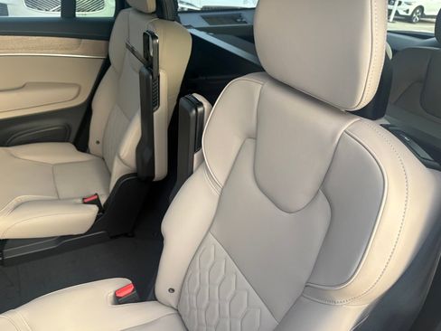New 2026 Volvo XC90 B6 Plus w/ Protection Package Premier image 23