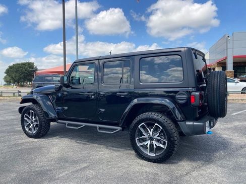 Used 2024 Jeep Wrangler Unlimited AWD/4WD image 5
