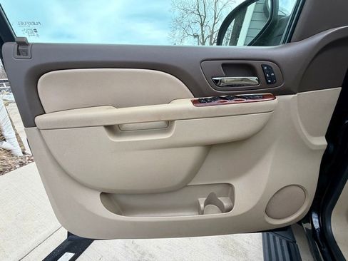 Used 2014 Chevrolet Tahoe LTZ image 24