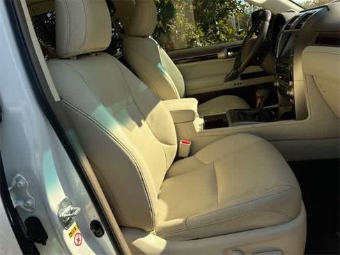 Used 2019 Lexus GX 460 Luxury image 12