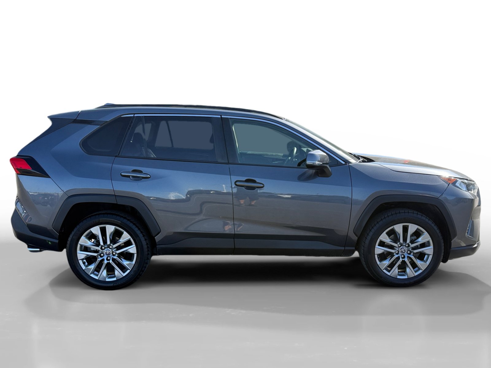 Used 2021 Toyota RAV4 XLE Premium FWD image 6