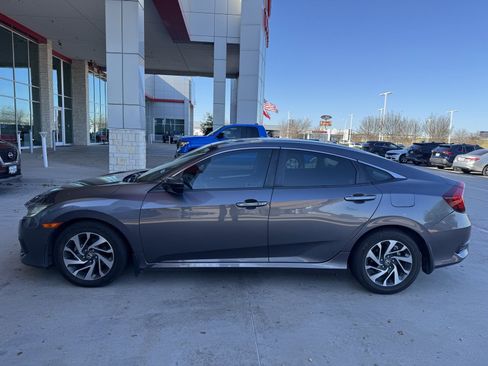 Used 2016 Honda Civic EX image 4
