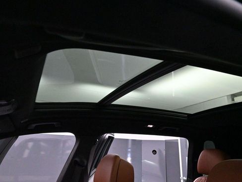 Used 2024 BMW X7 xDrive40i w/ M Sport Package image 35