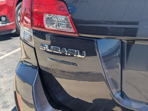 Used 2014 Subaru Outback 2.5i Limited AWD/4WD image 5