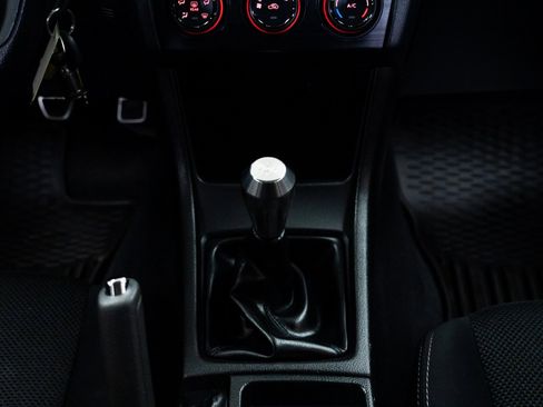 Used 2013 Subaru Crosstrek 2.0i Premium image 13