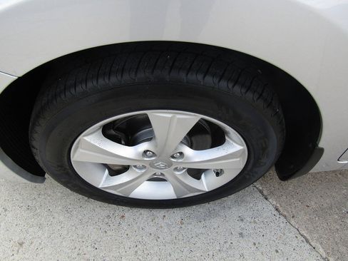 Used 2013 Hyundai Elantra FWD image 14