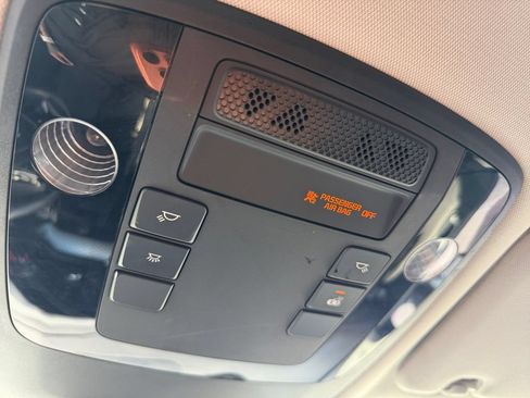 Used 2023 Kia Carnival LX FWD image 23