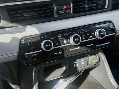 Certified 2025 Honda Pilot EX-L image 14