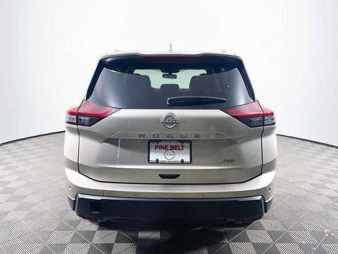 Certified 2026 Nissan Rogue SV w/ SV Premium Package image 5