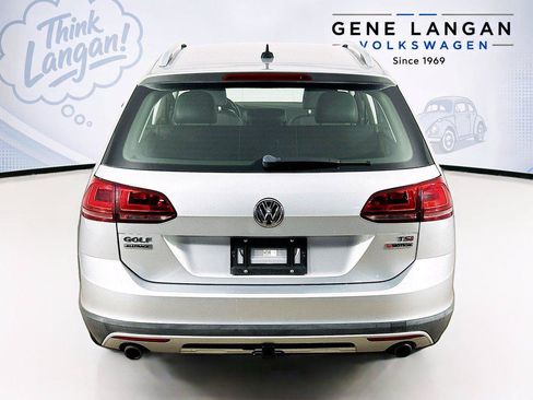 Used 2017 Volkswagen Golf Alltrack S AWD/4WD image 6