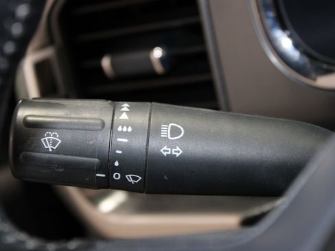 Used 2023 Ford F150 Lariat AWD/4WD image 23