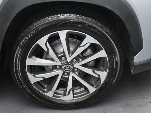 Used 2022 Toyota Corolla Cross XLE w/ Convenience Package image 33