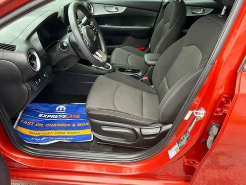 Used 2023 Kia Forte LXS w/ LXS Technology Package FWD image 12